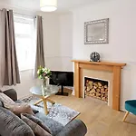 2 Bedroom City Centre House - Cowgate - Guest Homes!
