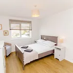 Cosy City Centre Apartment With Parking