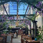 The Maids Head Hotel