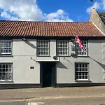 Remarkable 2-Bed Apartment In Norfolk Broads