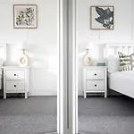 Stylish 2 Bed Apartment With Beautiful Garden