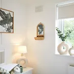 Stylish 2 Bed Apartment With Beautiful Garden