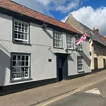 Remarkable 2-Bed Apartment In Norfolk Broads