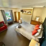 Remarkable 2-Bed Apartment In Norfolk Broads