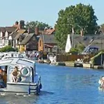 The Lodge - Dog Friendly Farm Cottage