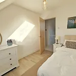 Seaside Cottage, 8Min Walk To Beach. Dog Friendly.