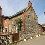 The Old Dairy In Rural Sea Side Location