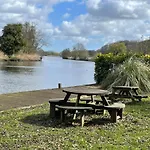 Holly Lodge