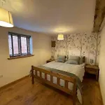 Charming Norfolk Barn Conversion In Barnham Broom