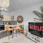 Duke Street Brand New Central 1 Bed Flat