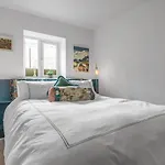 Duke Street Brand New Central 1 Bed Flat