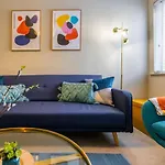 Host & Stay - Corner Cottage