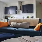 Funky Flat - City Centre - Free Parking