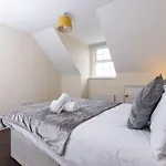 K Suites - Bishy Barnabee Way