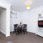 K Suites - Bishy Barnabee Way