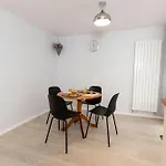 Impeccable 2-Bed House In Norwich