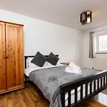 Impeccable 2-Bed House In Norwich