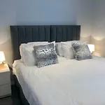 No 20 City Central Flat