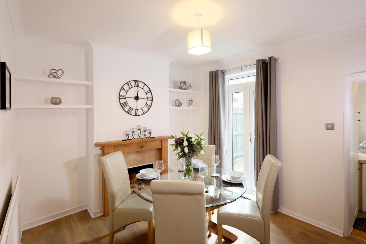 Apartamento 2 Bedroom City Centre House - Cowgate - Guest Homes! NWI