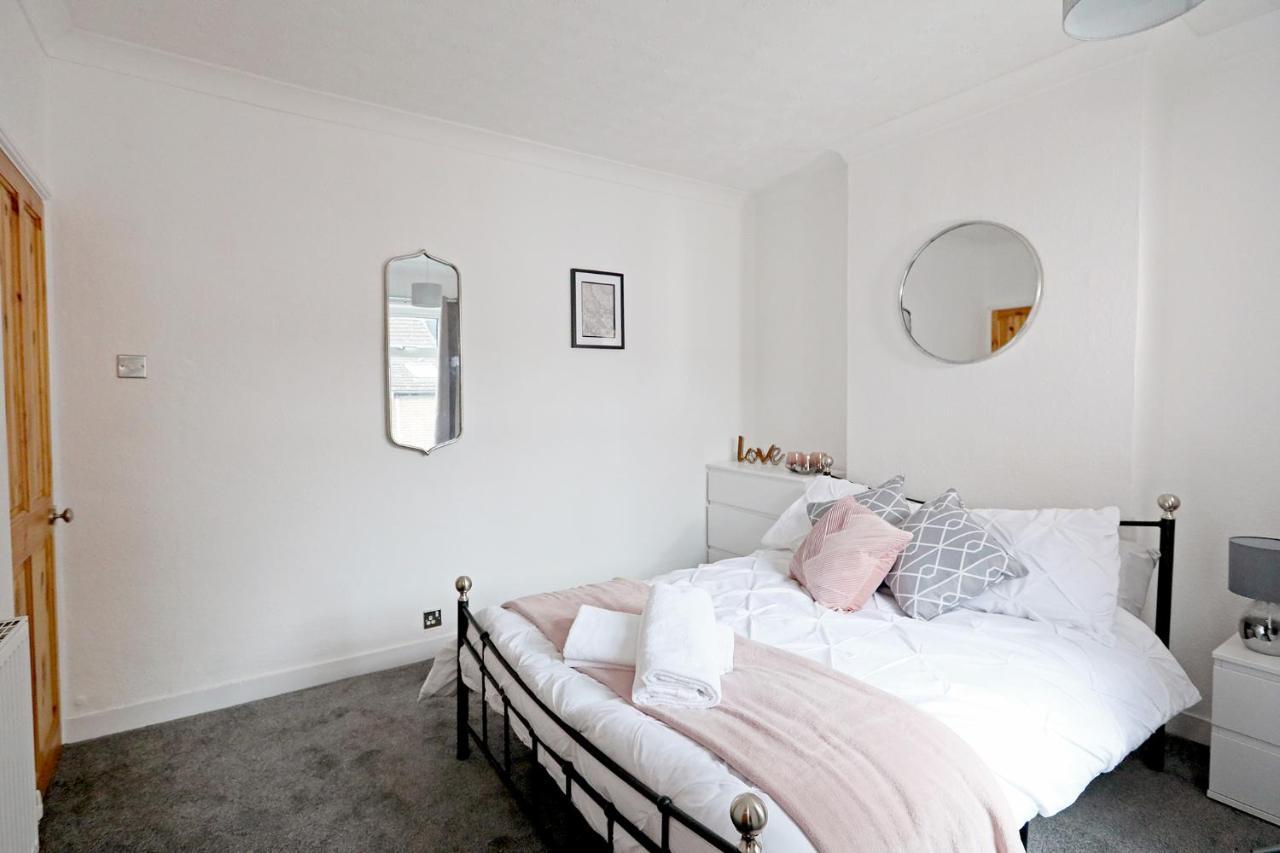 Apartamento 2 Bedroom City Centre House - Cowgate - Guest Homes! *