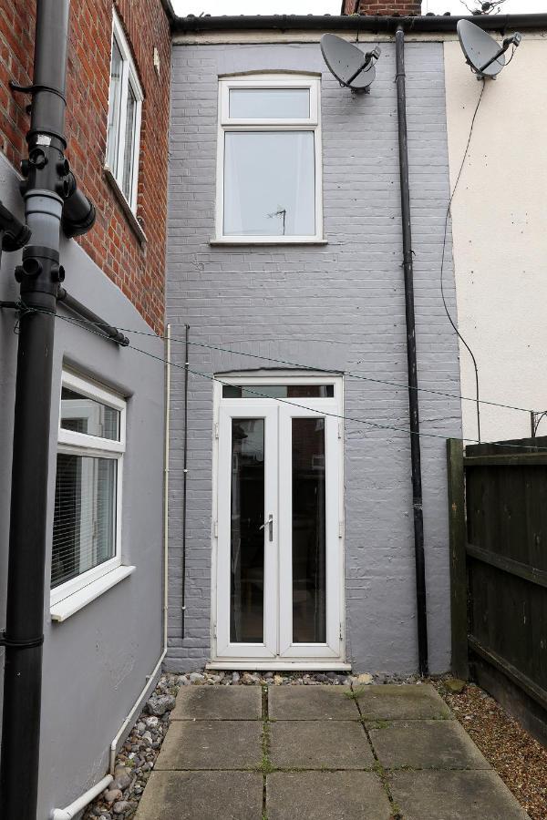 2 Bedroom City Centre House - Cowgate - Guest Homes! NWI
