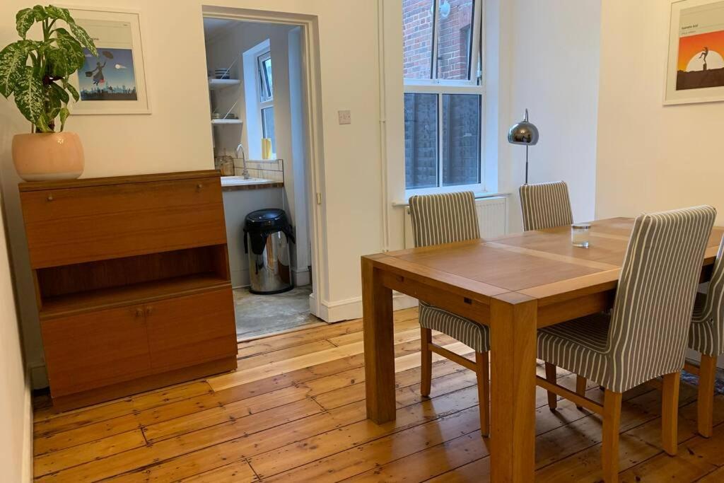 Holiday home Beautiful Two Bed Victorian Terrace House *