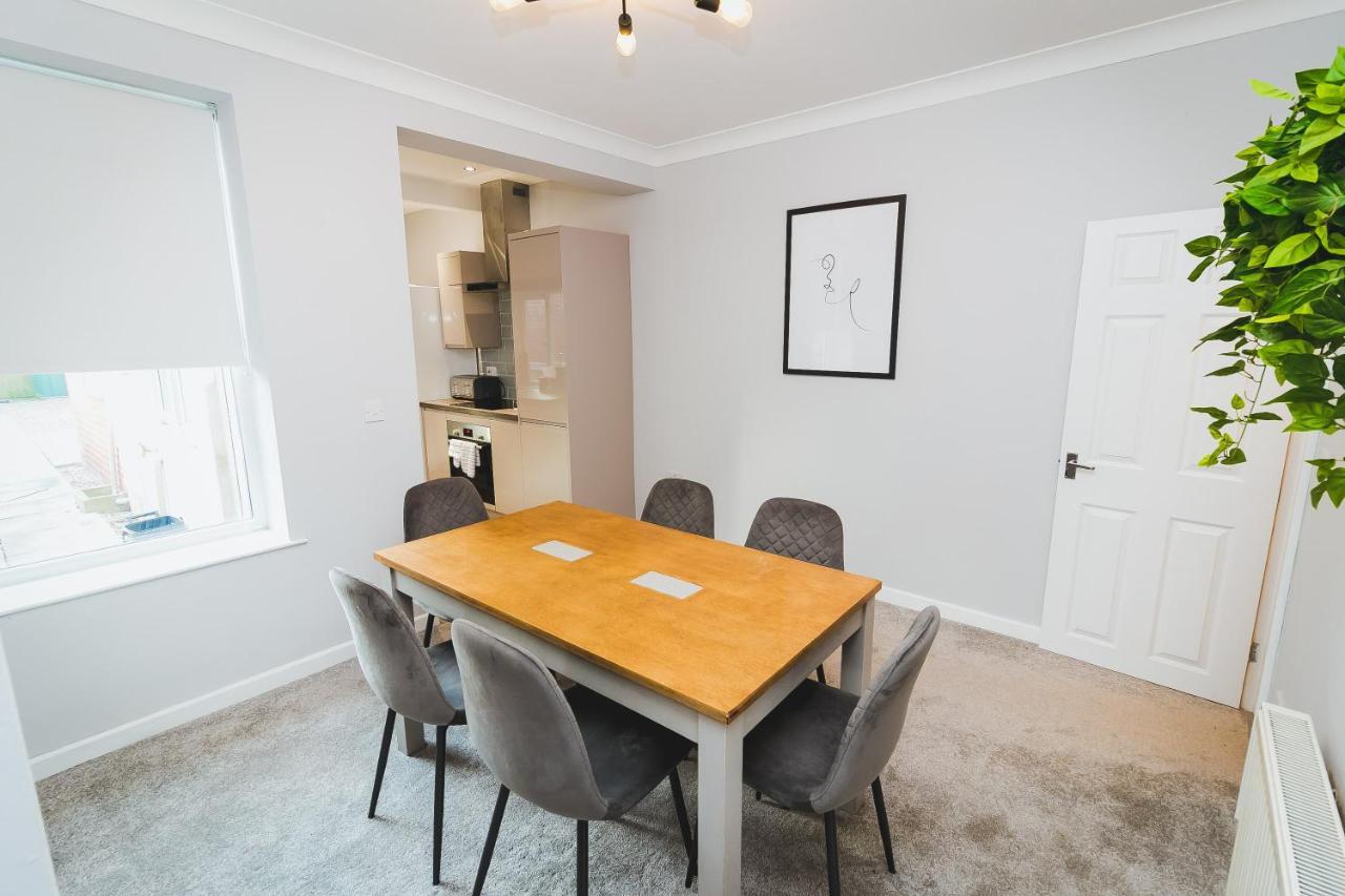Newly Refurbished House - 10 Minute Walk From Centre Holiday home