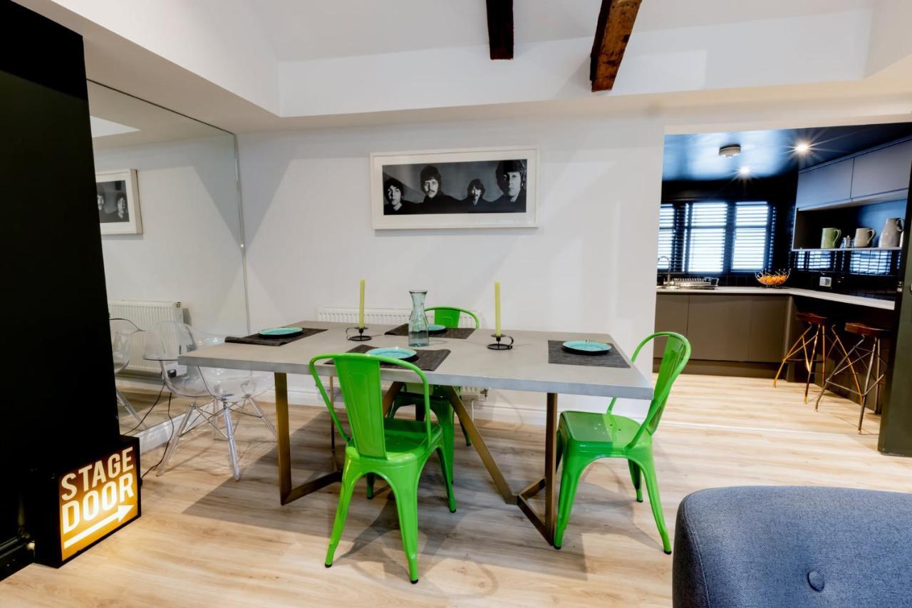 Large Modern 2 Bedroom Queen Street *