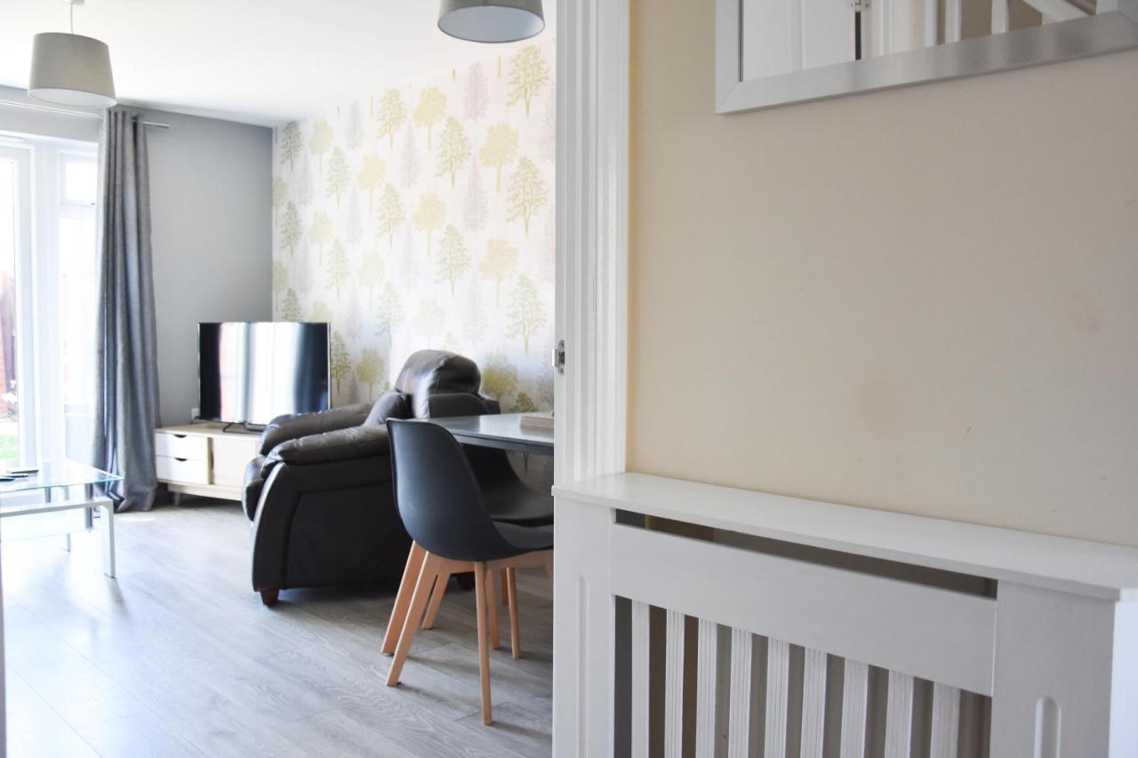 Holiday home Queens - Beautiful Modern House With Free Parking - Marvello *
