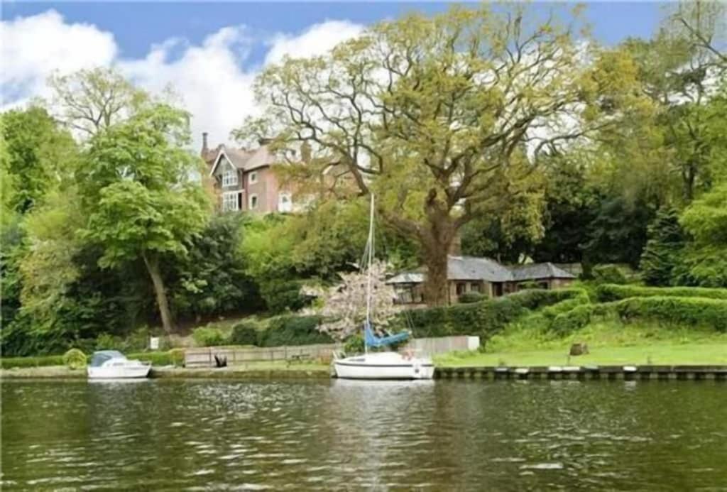 Holly Holiday home