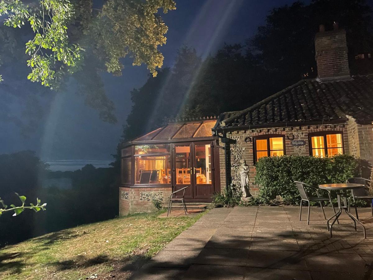 Holly Holiday home *