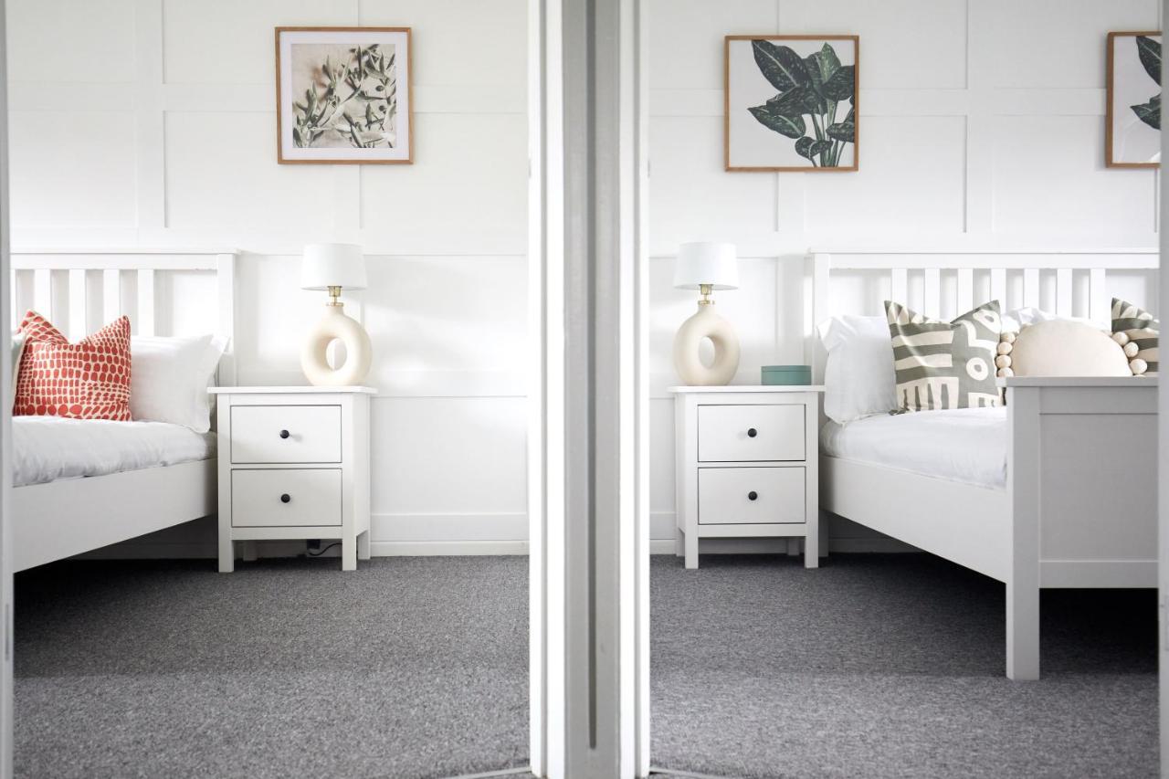 Stylish 2 Bed With Beautiful Garden Apartment