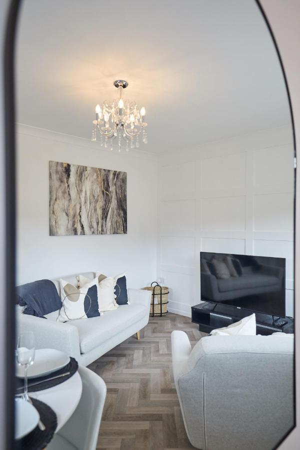 Stylish 2 Bed With Beautiful Garden