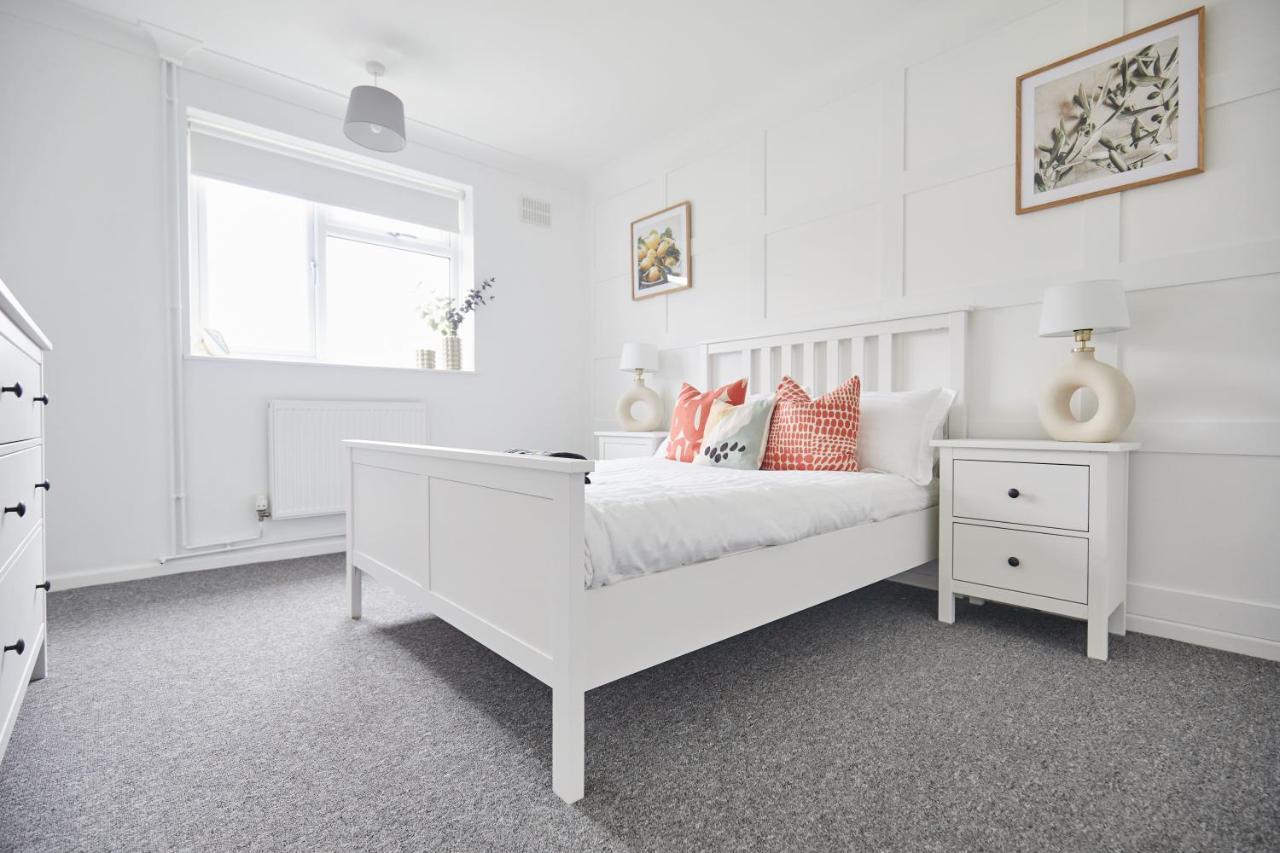 Apartment Stylish 2 Bed With Beautiful Garden *