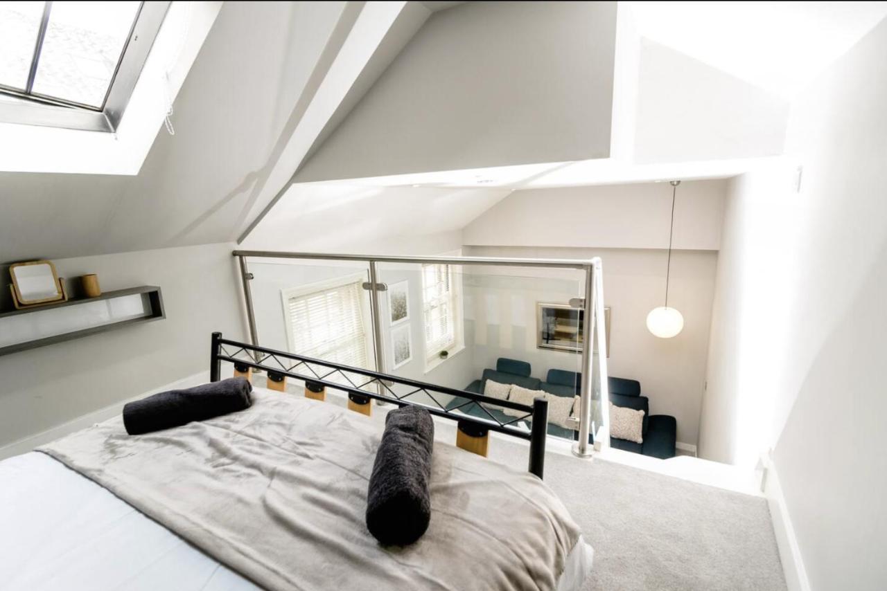 Unique 1 Bed Mezzanine / Center *