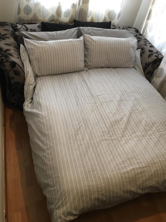 Apartamento Lovely 3 Bedroom House With Free Parking & Garden *