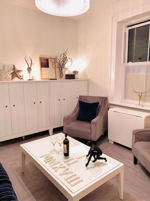 Apartment Apartment, 2 Min Walk To Centre. *