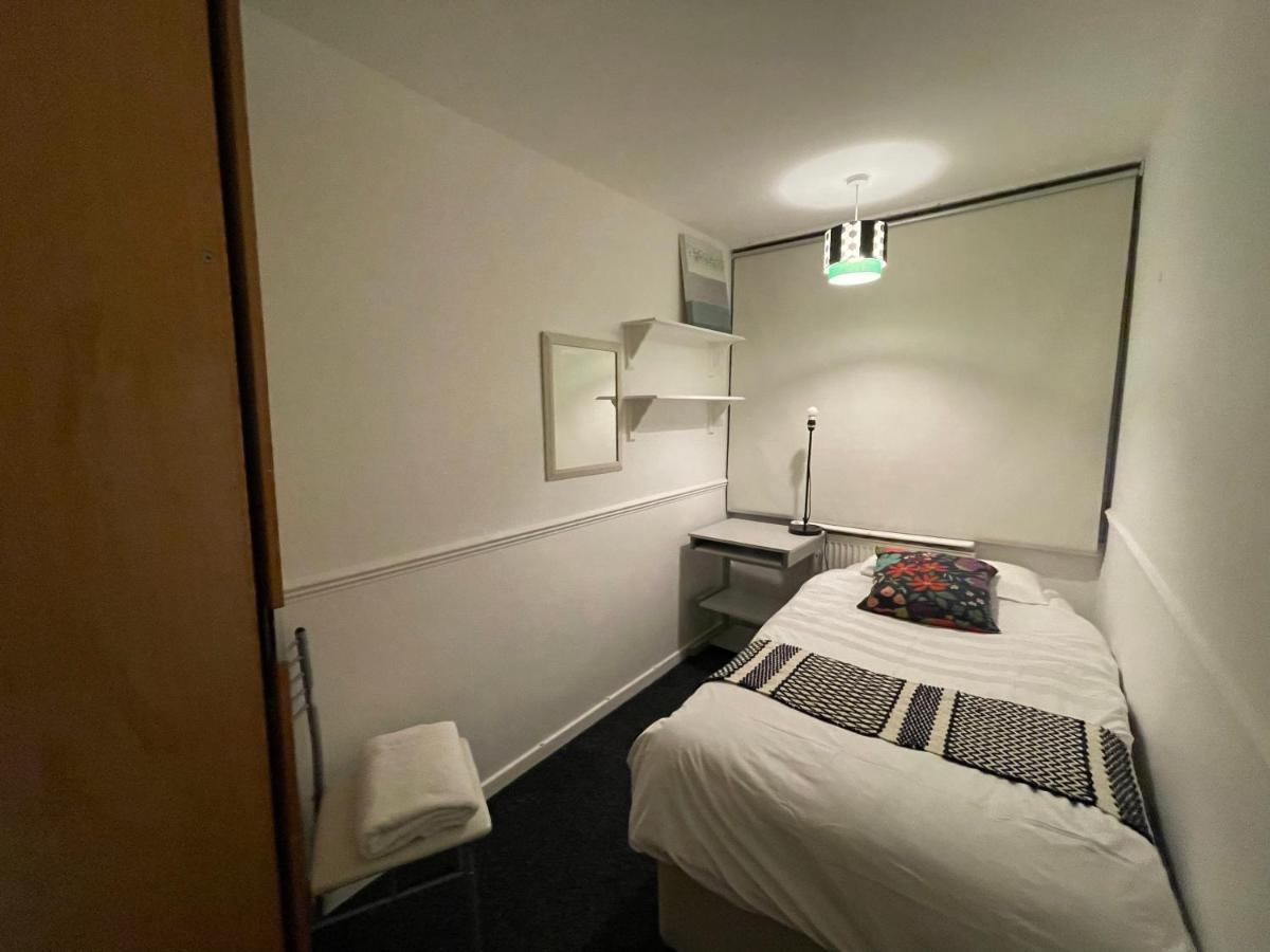 Goldentrianglecityrooms * Norwich