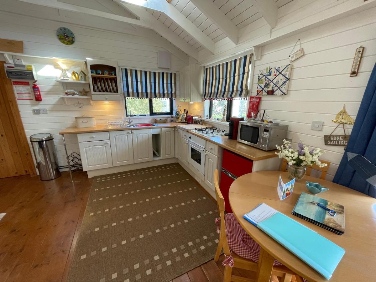 Sailaway Holiday Cottage *