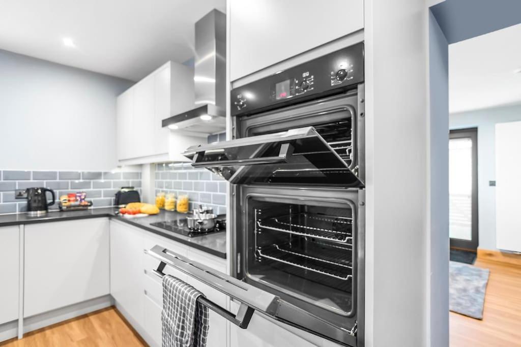 Isabel's Wing! A Stunning 2 Bedroom Apartment