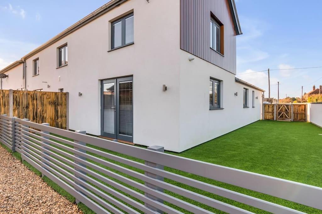 Isabel's Wing! A Stunning 2 Bedroom