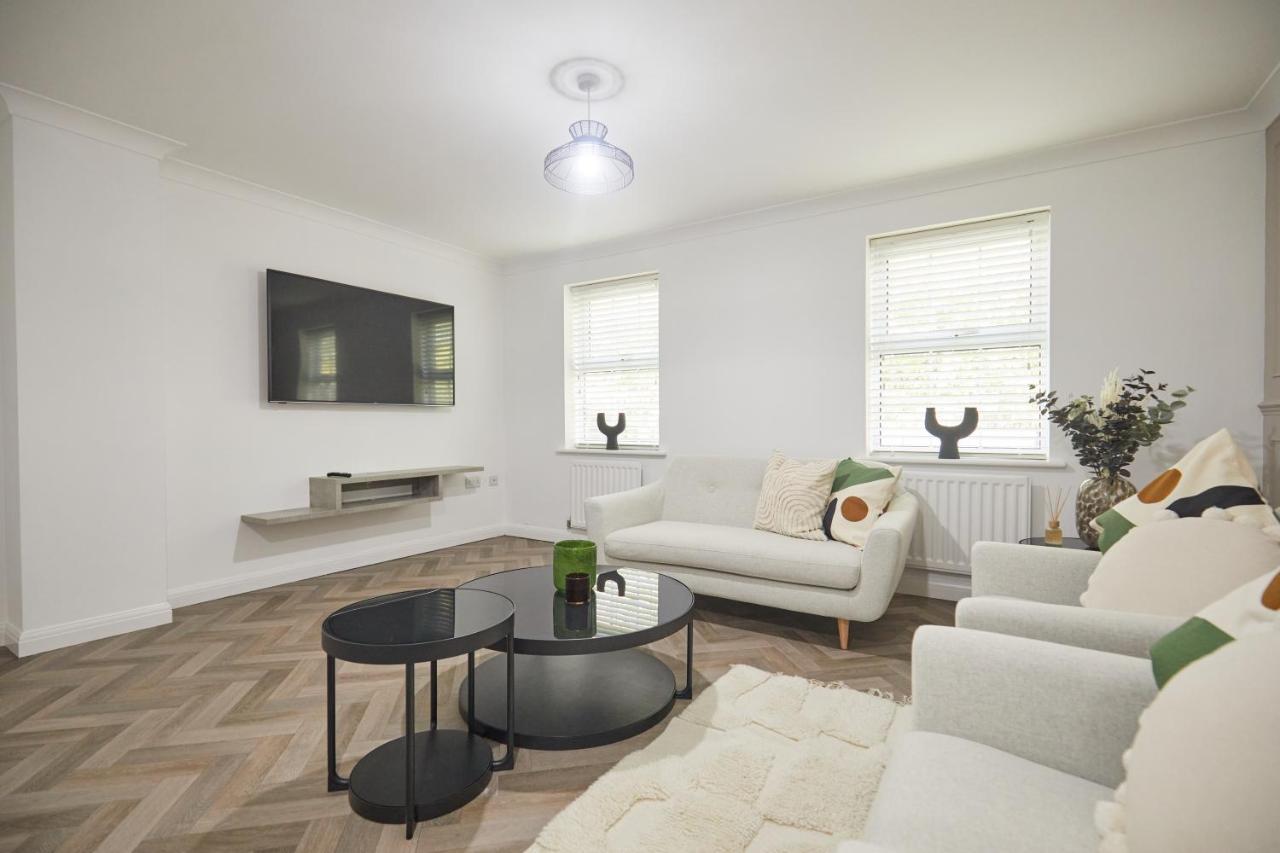 Holiday home Luxurious And Modern 3 Bed Townhouse With Parking