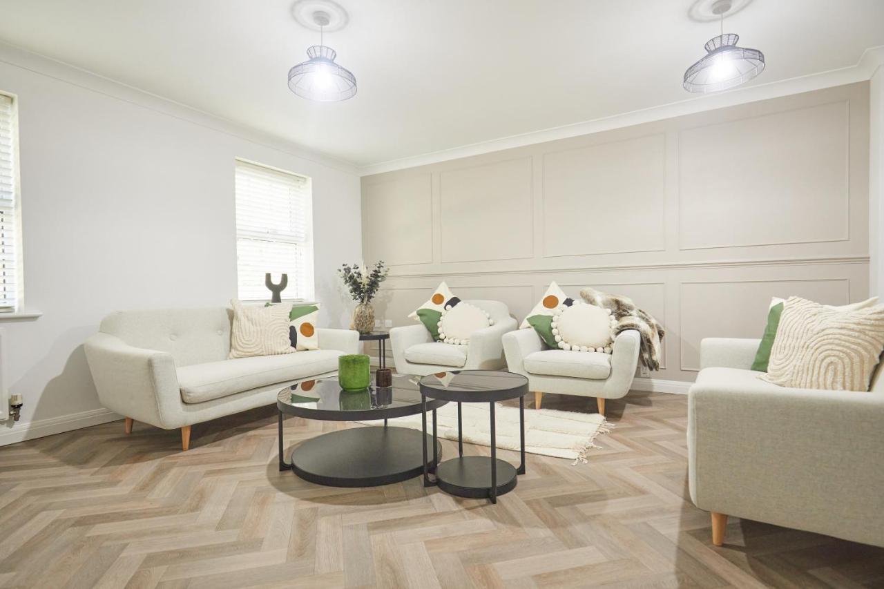 Holiday home Luxurious And Modern 3 Bed Townhouse With Parking