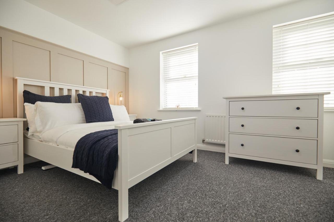 Luxurious And Modern 3 Bed Townhouse With Parking Holiday home