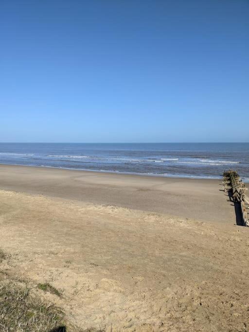 Seaside Cottage, 8min Walk To Beach. Dog Friendly.