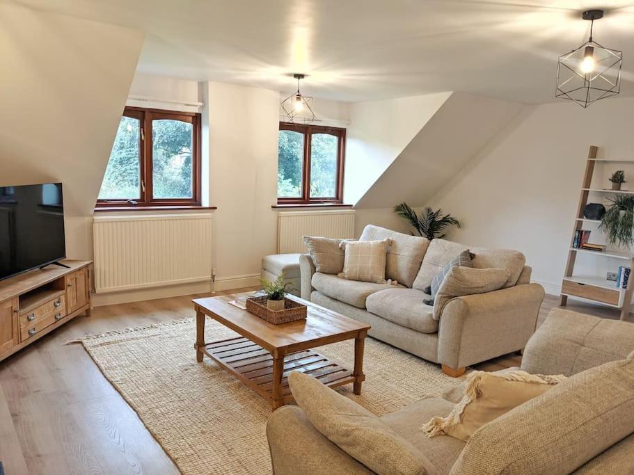 Seaside Cottage, 8min Walk To Beach. Dog Friendly. *
