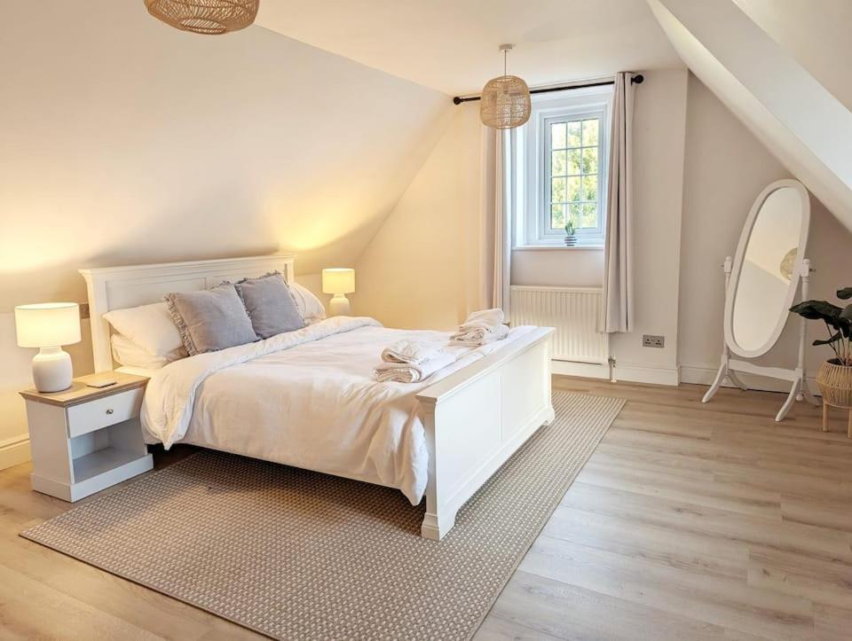 Casa de férias Seaside Cottage, 8min Walk To Beach. Dog Friendly. NWI