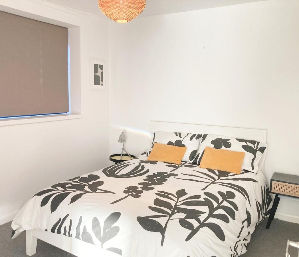 Holiday home Contractor And Family Friendly Grade Ii Townhouse- 3 Bedrooms- Free Parking *