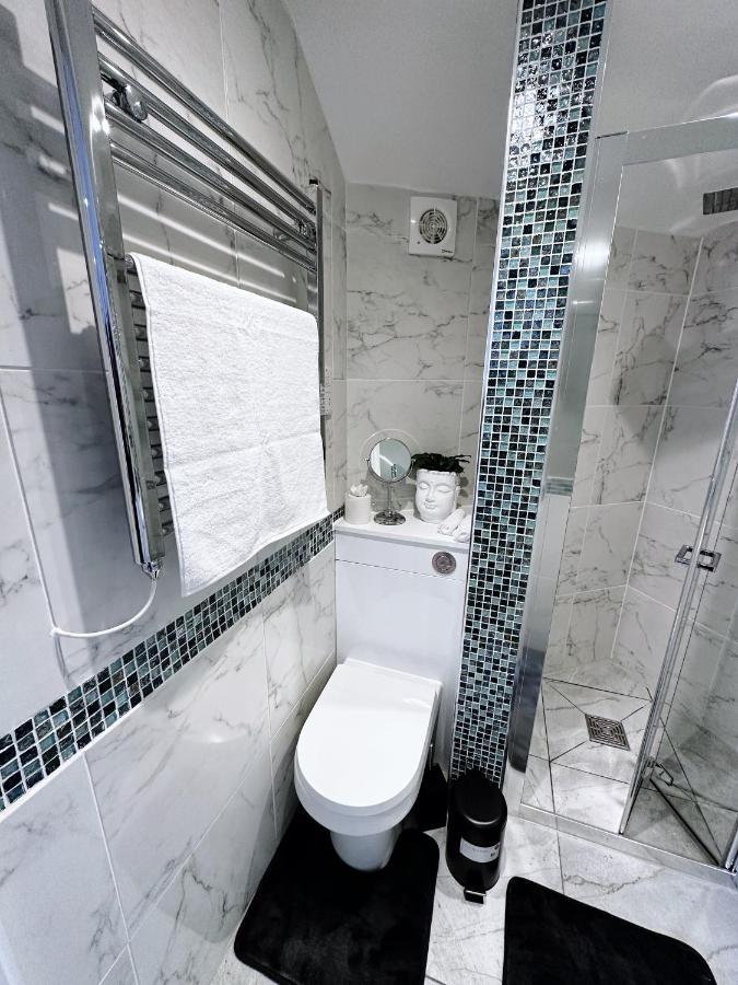 Apartment 2 Southwell Road - Luxurious Centre
