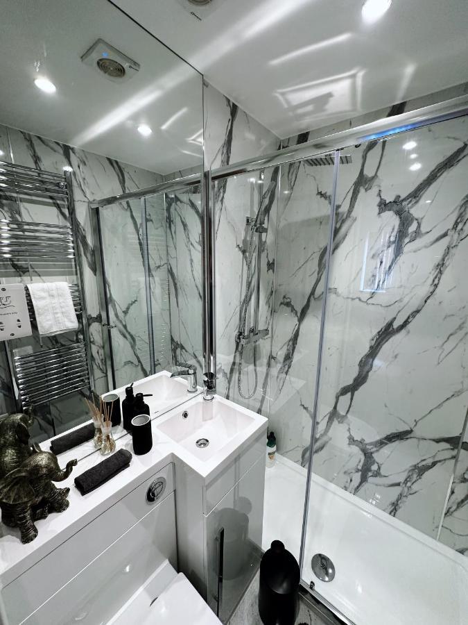 2 Southwell Road - Luxurious Centre *